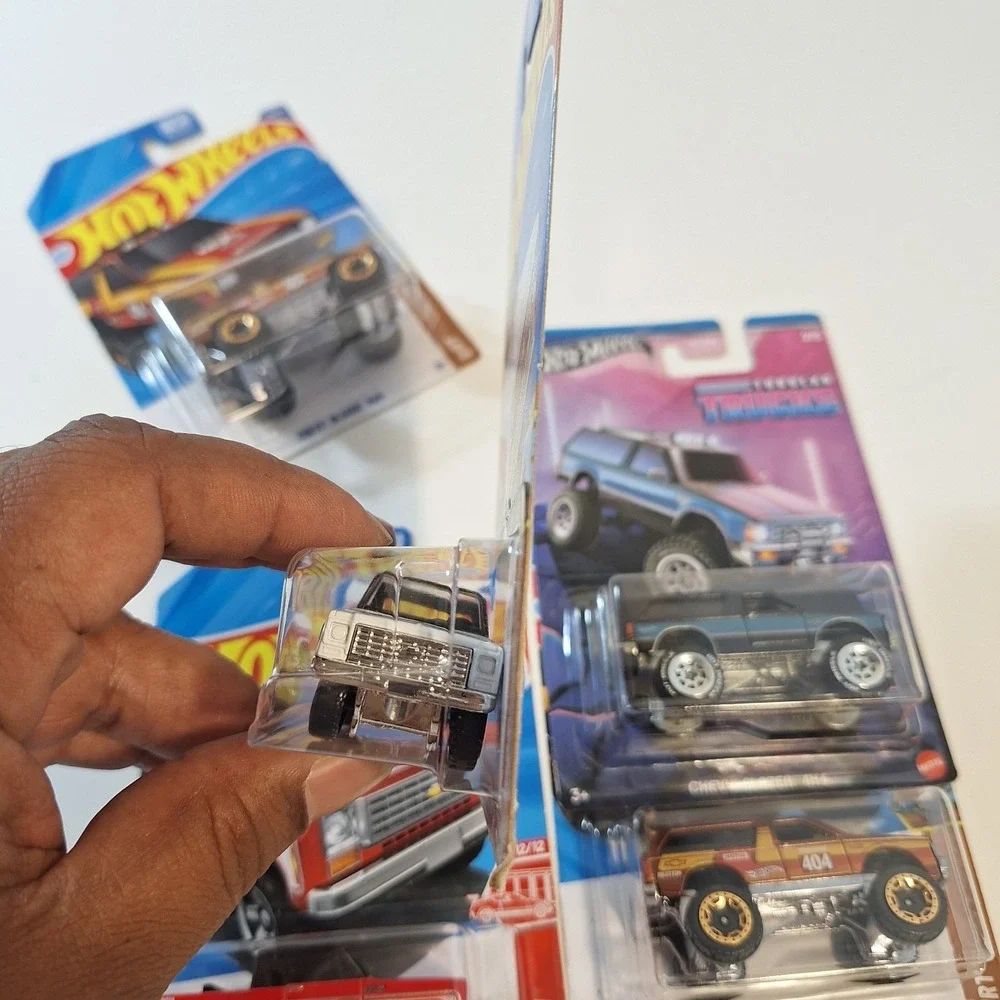 Hot Wheels Chevy Blazer Custom & 4×4 Red Edition/ Tubular Trucks 5 Trucks